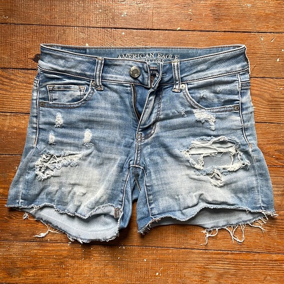 American Eagle Outfitters Pants - American Eagle Midi shorts, size 4